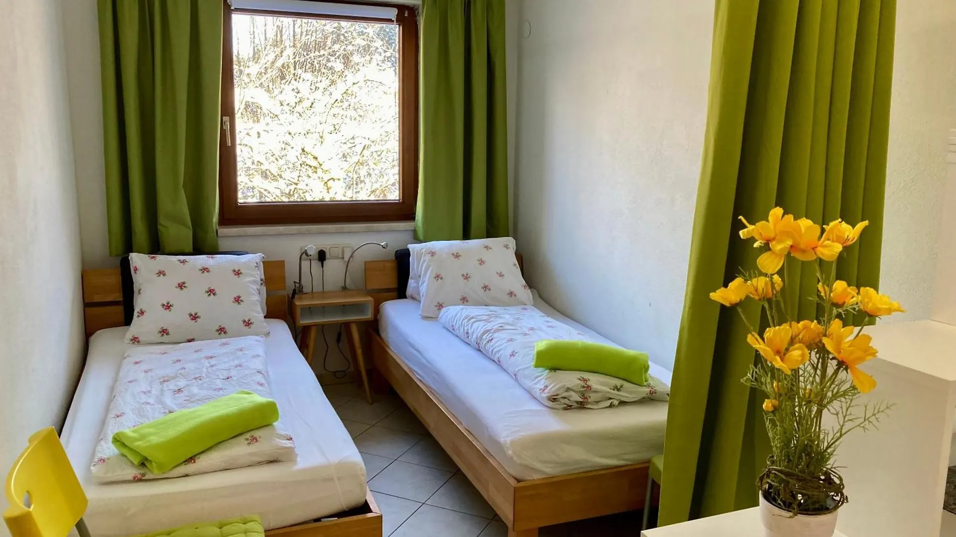 Wessely Appartements Am Golfplatz 인스브루크 아파트